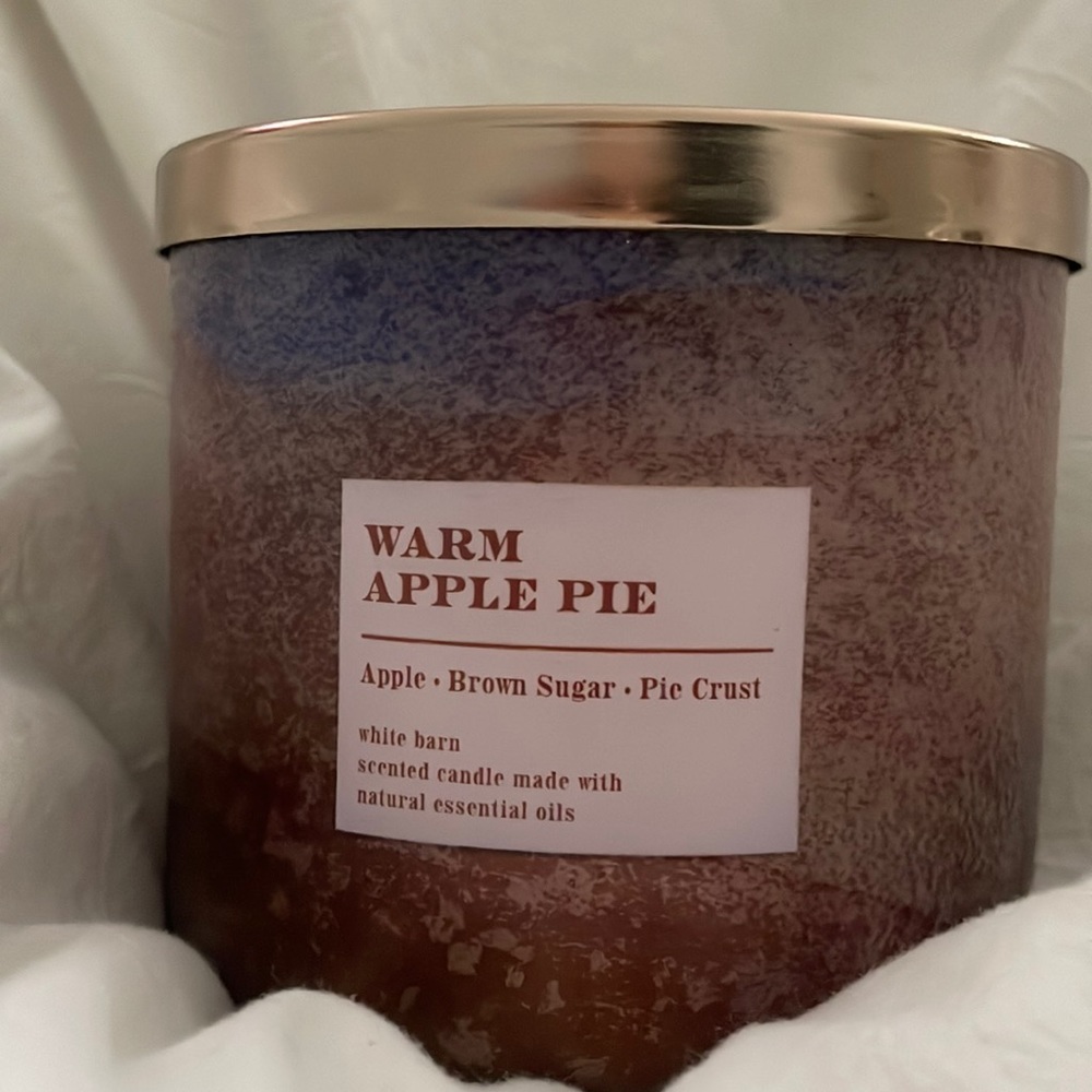 3 wick candle